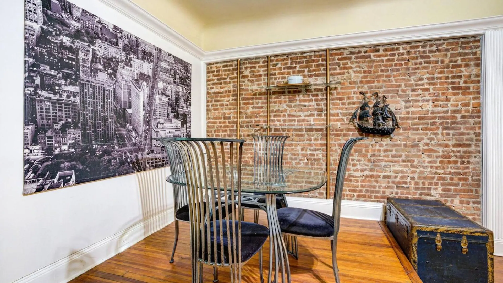 3Br Skyline Apt In Bustling District I Great Value Nj5 West New York Apartment